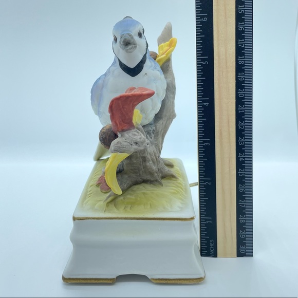 Towle Fine Porcelain Hand Painted Blue Jay Bird Music Box, Vintage Japan 6”H - Picture 10 of 13